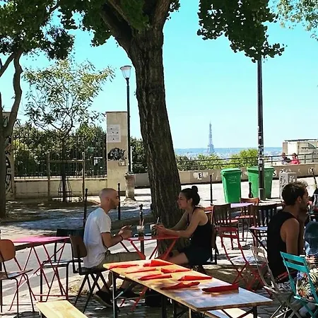 Charming Bright Sunny In Belleville Παρίσι