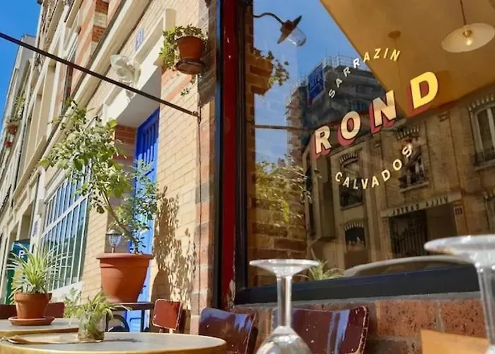 Charming Bright Sunny In Belleville Apartment Paris